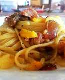 Bavette con Salsiccia, Peperoni, Patate e Cipolla di Tropea