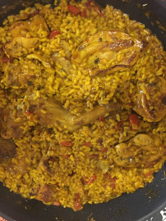 Una foto de Arroz con conejo