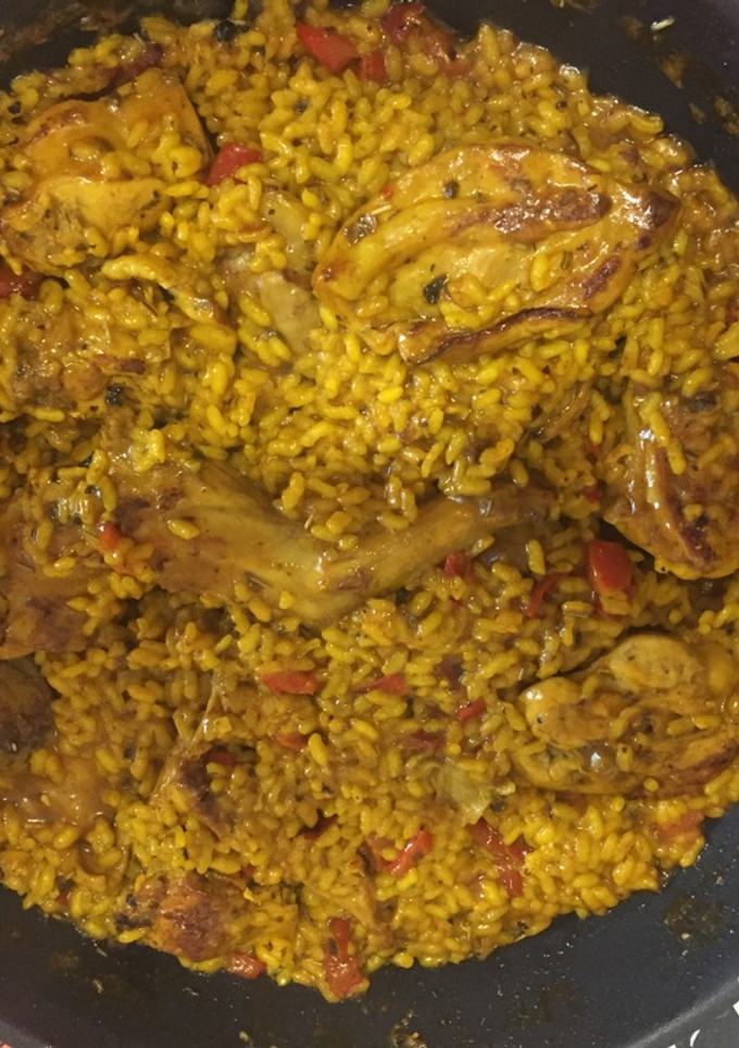 Una foto de Arroz con conejo
