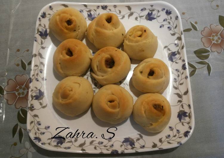 Step-by-Step Guide to Make Quick Rose shaped bread rolls