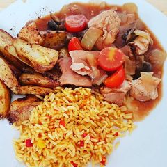 A picture of Chicken & bacon casserola.