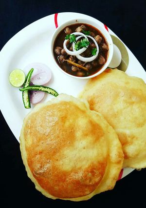 A picture of Chole bhature.