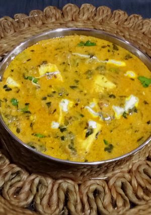 A picture of Methi malai paneer.