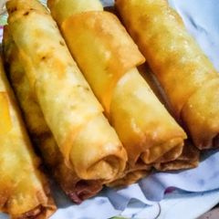 A picture of Chicken egg vegetable rolls.