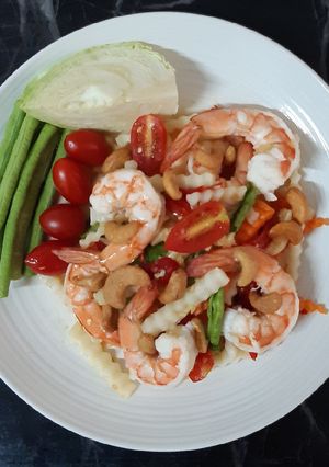 รูปของ ส้มตำยอดมะพร้าวอ่อนกุ้งสด /Young Coconut Shoot Salad with Shrimp