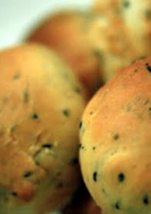 A picture of Sweet raisin bun.
