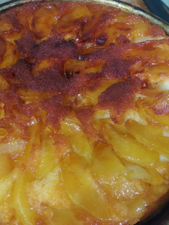 Una foto de Torta de manzanas invertida
