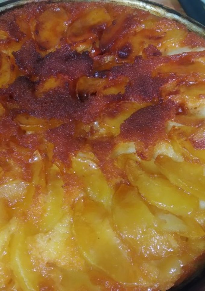 Una foto de Torta de manzanas invertida