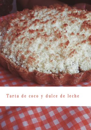 Una foto de Tarta de coco dulce de leche y nuez