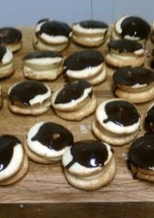 A picture of Boston Cream Whoopie Pies.