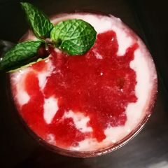 A picture of Strawberry And banana smoothie.