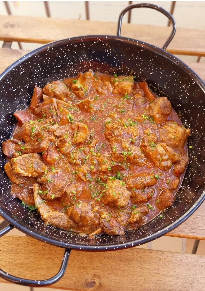 Una foto de Cazuela de costillas y rovellons