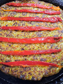 Una foto de Tortilla de repollo y zanahorias al horno