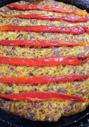 Una foto de Tortilla de repollo y zanahorias al horno