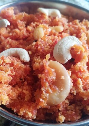 ગાજરનો હલવો (Gajar Halwa Recipe In Gujarati) રેસીપી મુખ્ય ફોટો