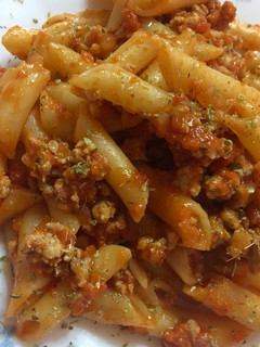 Una foto de Pasta con salsa casera de tomate 🍝