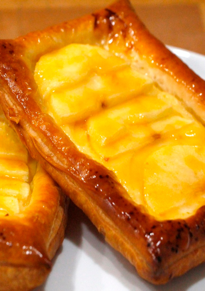 Una foto de Hojaldre de manzana y crema