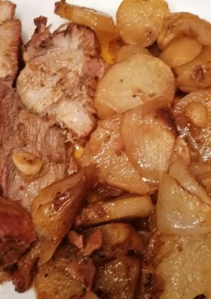 Barna sörben sült omlós sertéskaraj recept fotója