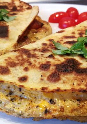 Sonkával és sajttal töltött tortilla recept fotója