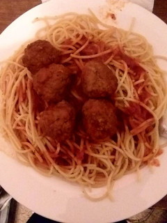 A picture of Garlic Spaghetti and meatballs.