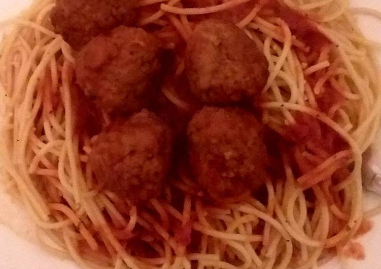 Recipe of Yummy Garlic Spaghetti and meatballs