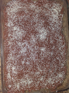 Una foto de Tarta de galletas, con crema pastelera y chocolate