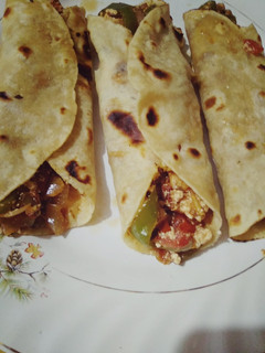 A picture of Paneer Capsicum Rolls.