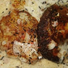 A picture of Aalo tikki.