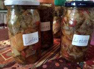 Una foto de Liebre al escabeche