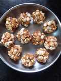 शेंगदाणा लाडू (Shegdana Ladoo Recipe In Marathi)