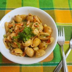 A picture of Veggie Mayo Shell Pasta.