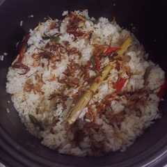 A picture of Nasi liwet teri medan.