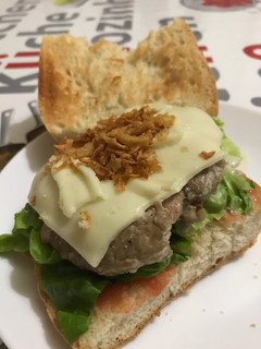 Una foto de Hamburguesa César