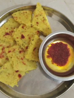 ખટમીઠા ઢોકળા(Dhokla Recipe In Gujarati) રેસીપી મુખ્ય ફોટો
