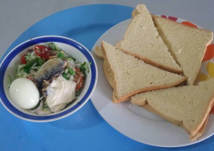Bread with sardine,egg,vegetables and mayonise