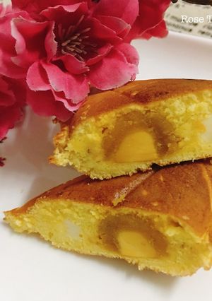 Hình của món Bánh Hot Dogs Nhân Trứng Muối.