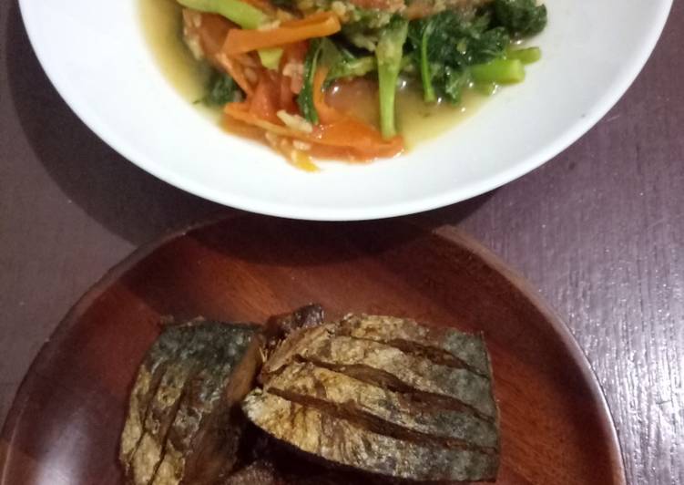 Resep Tumis Kailan dan Radish Leaf with Tuna Asin Goreng yang Enak Banget