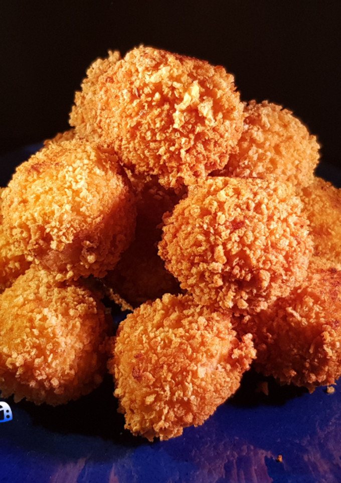 Una foto de Bolitas de patata, sobrasada y mozzarella