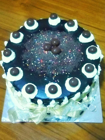 Langkah Mudah untuk Membuat Resep  #19 Chocolate Butter Cake for Birthday Cake yang Enak Banget, Enak