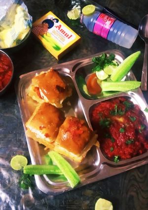 A picture of Buttery Creamy pav baji with masala toast pav.