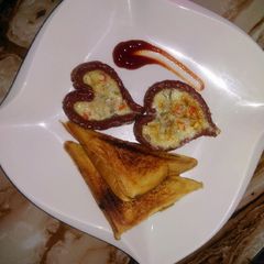A picture of Eggs in Sausage.