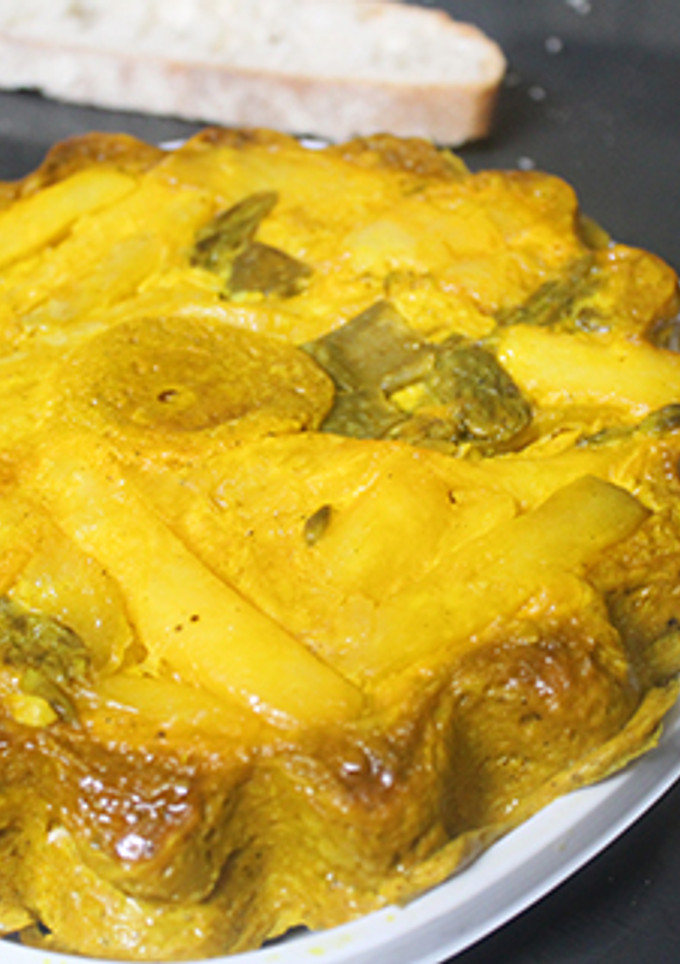 Una foto de Tortilla de patatas y espárragos al microondas