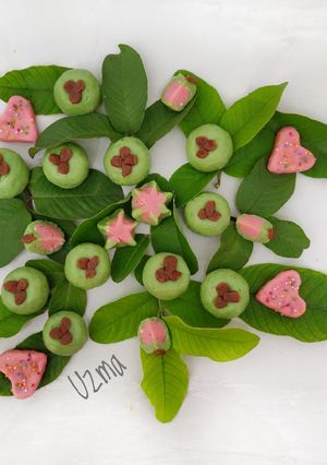 A picture of Guava Flavour Sandesh.