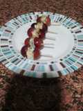 Pinchitos de uva y cherrys con roquefort