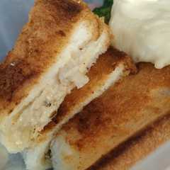 MPASI BLW Buffalo Chicken Toast রেসিপির প্রধান ছবি
