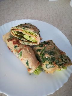 Una foto de Crêpes de avena y espinacas con salmón