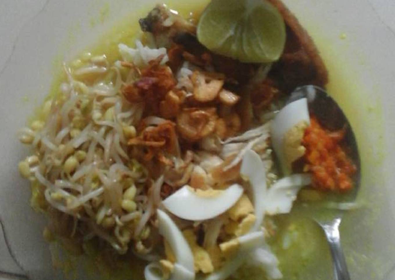 Soto ayam kuah kuning mantab