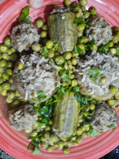 Une photo de Dolma des légumes printaniers