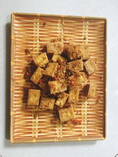 Hình của món Đậu hủ chiên sả ớt.