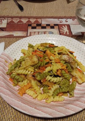 Sült hekk-falatkák párolt zöldséges tésztával recept fotója